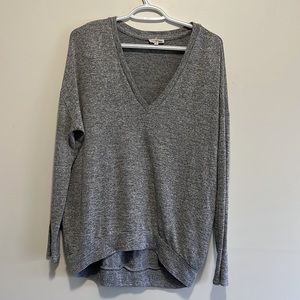 Aritzia Wilfred Free Devinette Grey V-neck Comfy Sweater Size S
